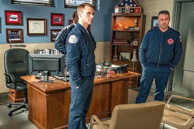 Chicago P.D. - Good Men - Photos - Jesse Spencer, Taylor Kinney