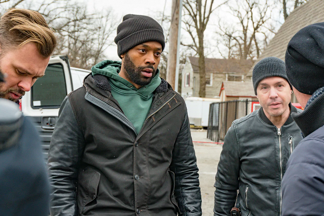 Polícia Chicago - Ties That Bind - Z filmu - Patrick John Flueger, Jason Beghe, Jon Seda