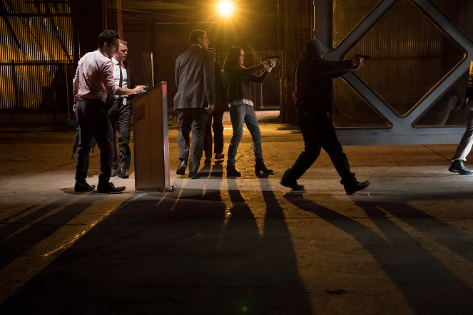 Feketelista - Robert Diaz (15. sz.) - Filmfotók - Amir Arison, Diego Klattenhoff, Harry Lennix, Megan Boone