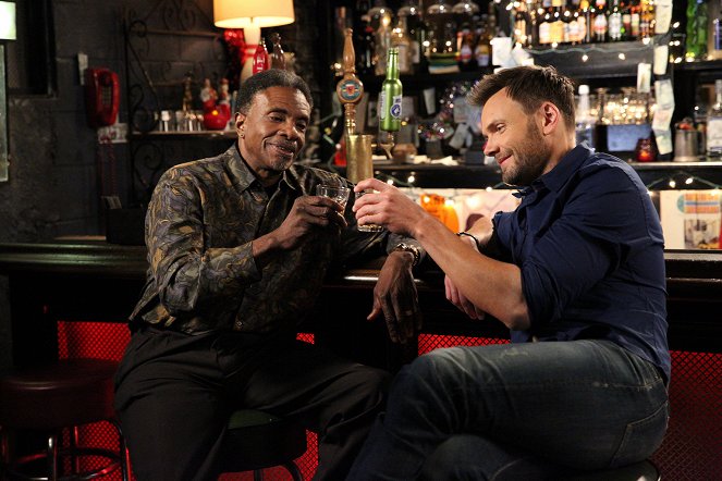 Community - Advanced Safety Features - Photos - Keith David, Joel McHale