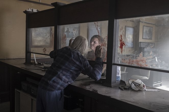Fear the Walking Dead - You're Still Here - Photos - Maggie Grace