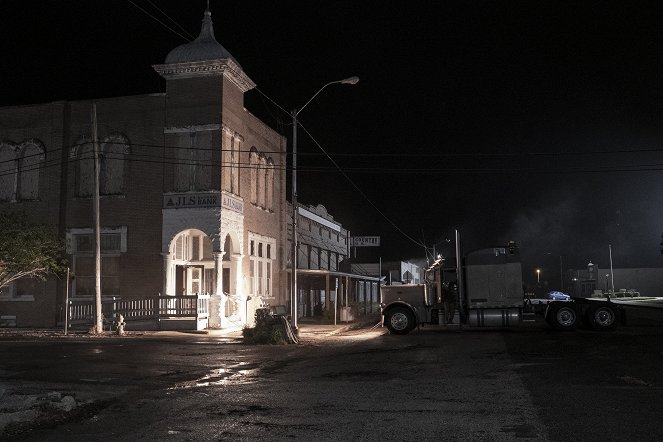 Fear the Walking Dead - Die Straßenblockade - Filmfotos