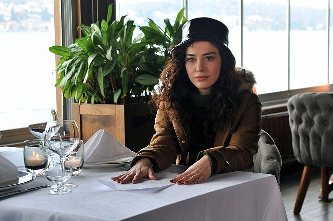 Muhteşem İkili - Episode 10 - Kuvat elokuvasta - Özge Gürel