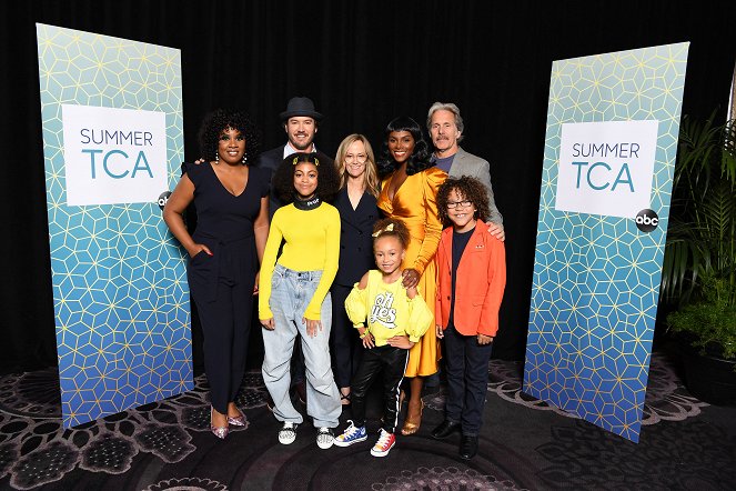 Mixed-ish - Veranstaltungen - The cast and producers of ABC’s “mixed-ish” address the press at the ABC Summer TCA 2019, at The Beverly Hilton in Beverly Hills, California
