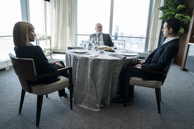Succession - Safe Room - Film - Brian Cox, Jeremy Strong