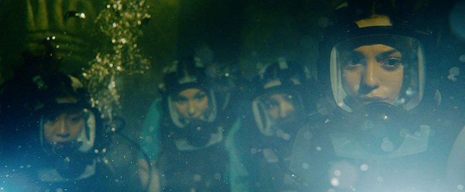 Podwodna pułapka 2: Labirynt śmierci - Z filmu