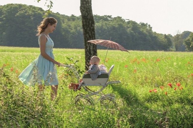 Der Junge muss an die frische Luft - Filmfotos - Luise Heyer