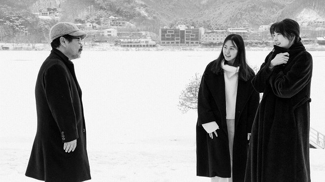 Hotel by the River - Film - Ju-bong Gi, Min-hee Kim, Seon-mi Song