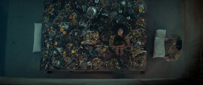 El hoyo - De la película - Alexandra Masangkay