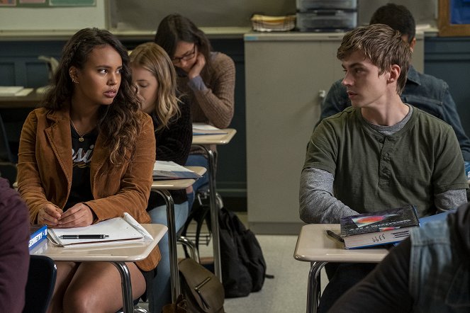 13 Reasons Why - The Good Person Is Indistinguishable from the Bad - Photos - Alisha Boe, Miles Heizer