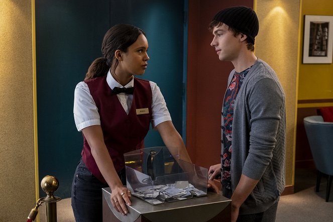 13 Reasons Why - Angry, Young and Man - Photos - Alisha Boe, Miles Heizer