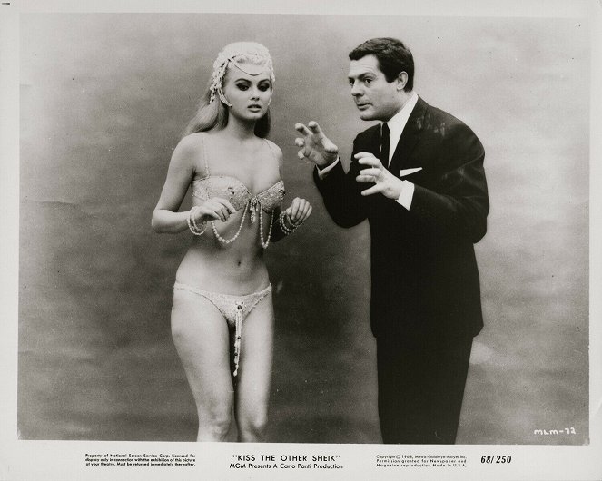 The Man, the Woman and the Money - Lobby Cards - Virna Lisi, Marcello Mastroianni