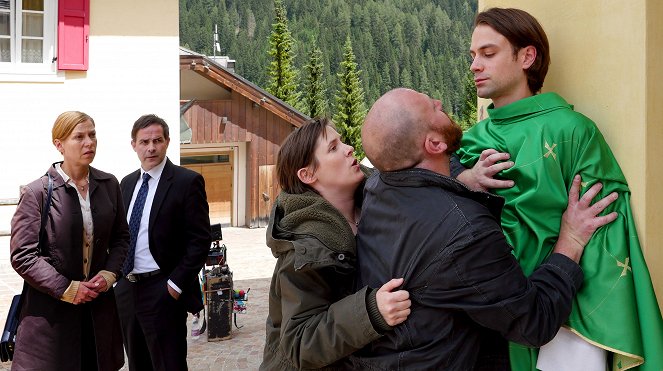 Der Bozen-Krimi - Mörderisches Schweigen - Filmfotos - Jule Böwe, Beat Marti, Christian Strasser, Fabian Oehl