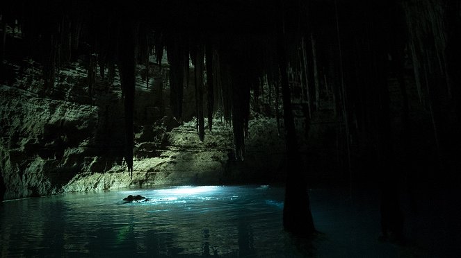 Bájná jeskyně Mayů - Z filmu