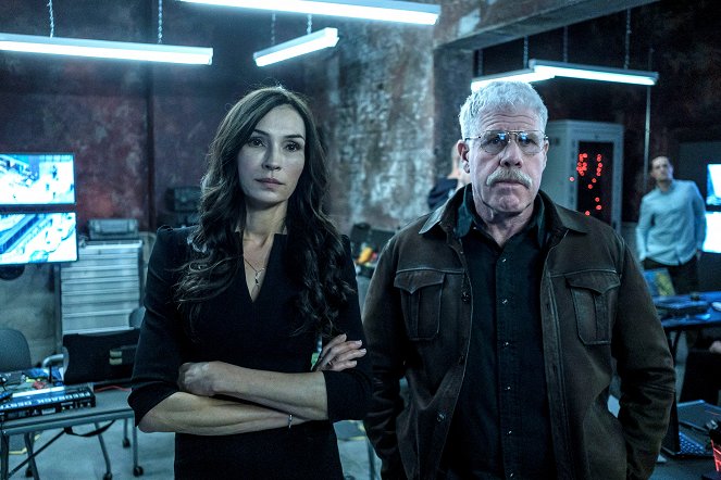 The Capture - Film - Famke Janssen, Ron Perlman