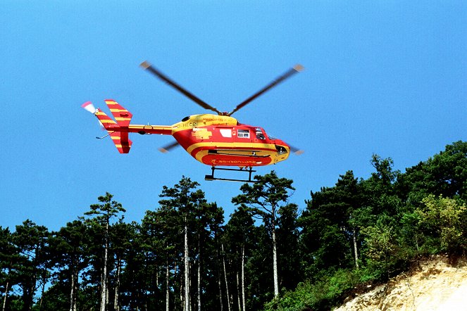 Medicopter 117 - Jedes Leben zählt - Tödliche Dosis - Van film