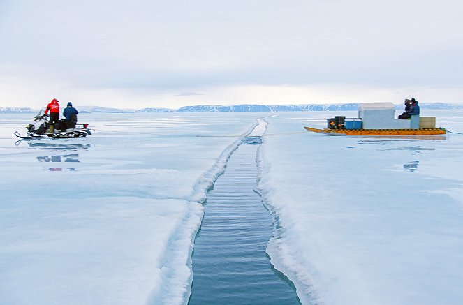 Faszination Arktis - Tauchgang unter dünnem Eis - Photos