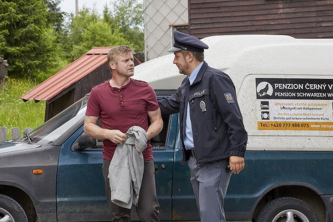 Policie Modrava - Smrtelná chyba - Z filmu - Zbyněk Fric, Michal Holán