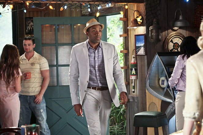 Hart of Dixie - Disaster Drills & Departures - Photos