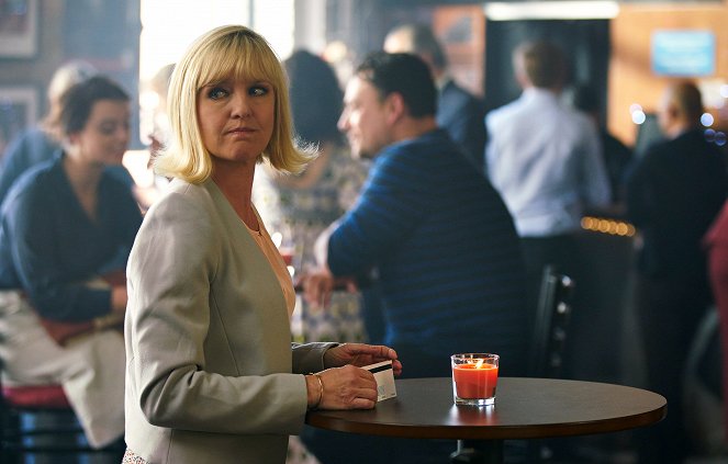 Catastrophe - Season 4 - Episode 2 - Photos - Ashley Jensen