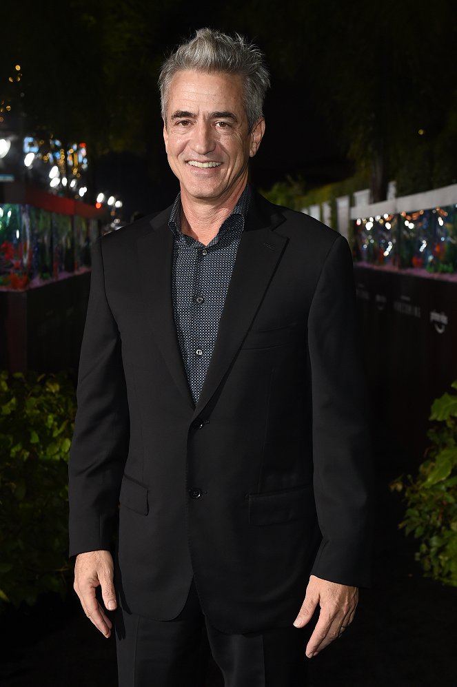 Homecoming - Série 1 - Z akcií - Premiere of Amazon Studios' 'Homecoming' at Regency Bruin Theatre on October 24, 2018 in Los Angeles, California - Dermot Mulroney