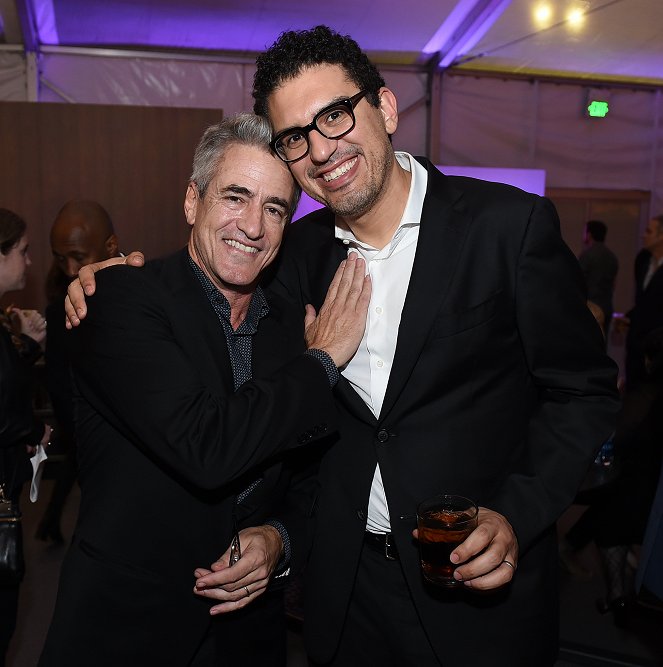 Homecoming - Série 1 - Z akcií - Premiere of Amazon Studios' 'Homecoming' at Regency Bruin Theatre on October 24, 2018 in Los Angeles, California - Dermot Mulroney, Sam Esmail