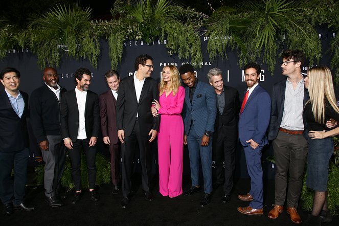 Homecoming - Season 1 - Événements - Premiere of Amazon Studios' 'Homecoming' at Regency Bruin Theatre on October 24, 2018 in Los Angeles, California - Shea Whigham, Sam Esmail, Julia Roberts, Stephan James, Dermot Mulroney