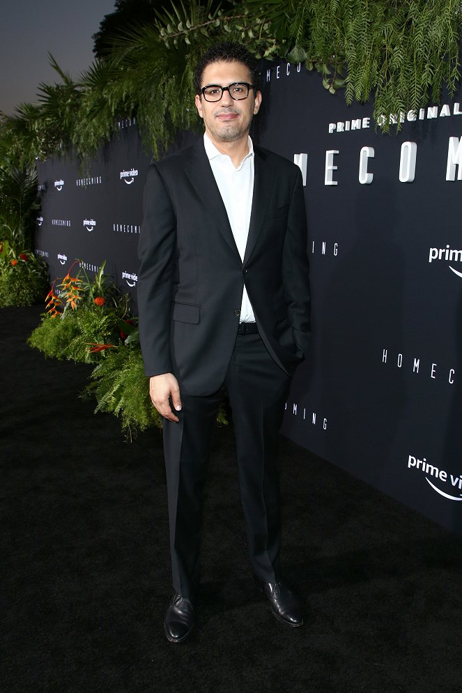 Homecoming - Série 1 - Z akcií - Premiere of Amazon Studios' 'Homecoming' at Regency Bruin Theatre on October 24, 2018 in Los Angeles, California - Sam Esmail