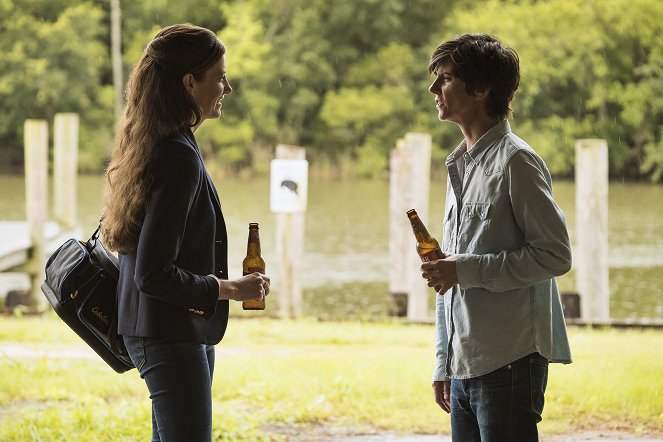 One Mississippi - Season 2 - Kiss Me and Smile For Me - Z filmu