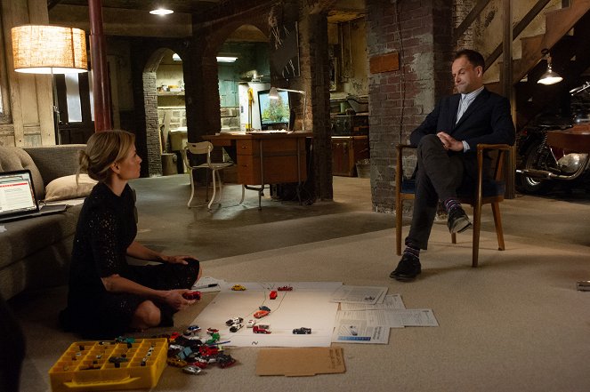 Elementary - On the Scent - Photos - Lucy Liu, Jonny Lee Miller