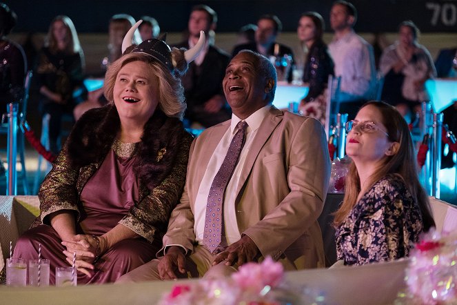 Baskets - A Night at the Opera - Film - Louie Anderson