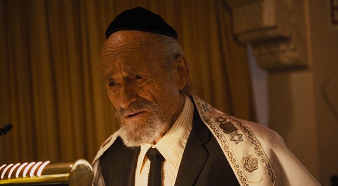 Hanukkah - Z filmu - Dick Miller
