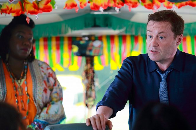 Death in Paradise - Murder on the Honore Express - Photos - Ardal O'Hanlon