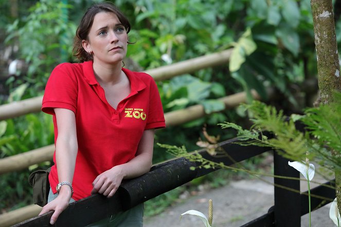 Death in Paradise - Season 8 - Murder Most Animal - Photos - Charlotte Ritchie