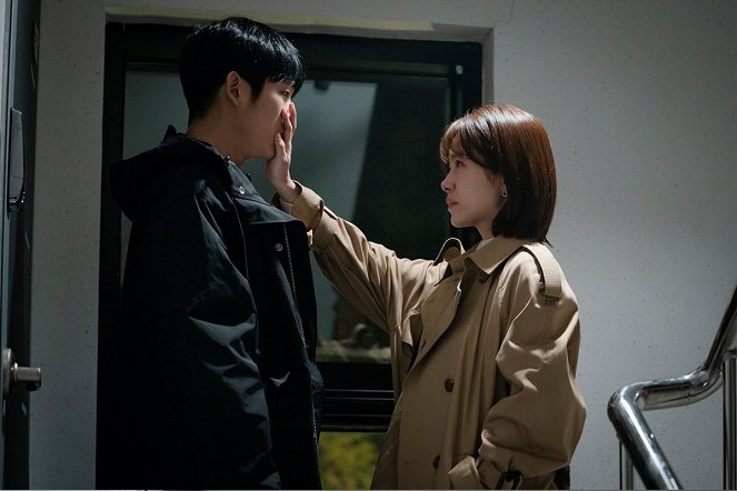 One Spring Night - Do filme - Hae-in Jeong, Ji-min Han