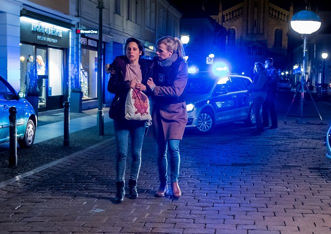 SOKO Potsdam - Season 2 - Nervenkitzel - Filmfotos - Amelie Kiefer, Katrin Jaehne