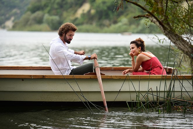 My Sweet Lie - Episode 11 - Photos - Furkan Palalı, Aslı Bekiroğlu