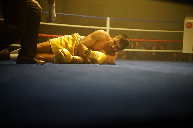 Champion - Episode 1 - Photos - Tolgahan Sayışman