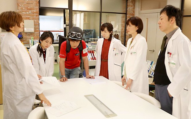 Asagao: Forensic Doctor - Episode 5 - Photos - Tomoko Yamaguchi, Mirai Shida, Kami Hiraiwa, Juri Ueno, Itsuji Itao