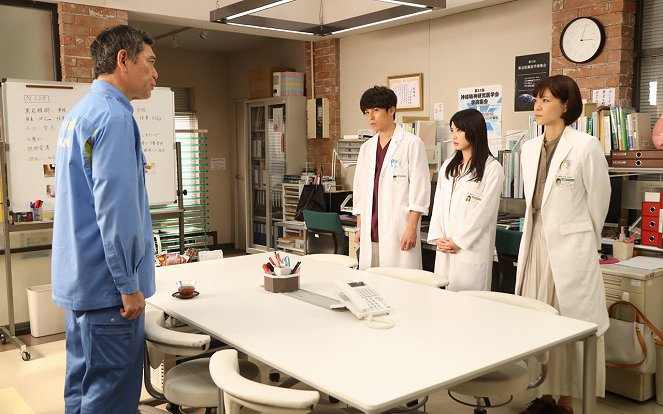Asagao: Forensic Doctor - Episode 6 - Photos - Akira Emoto, Akiyoshi Nakao, Juri Ueno