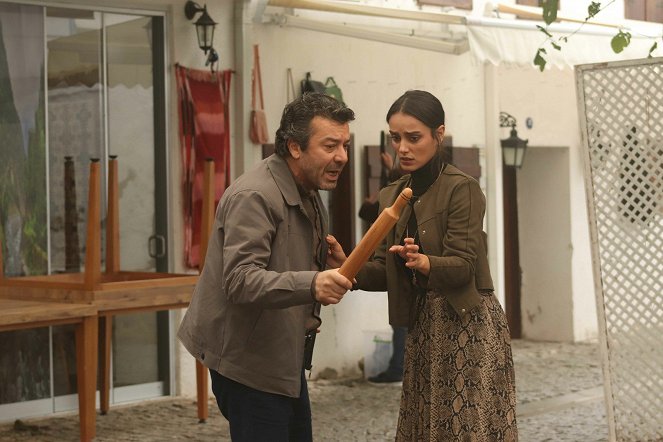 Ege'nin hamsisi - Episode 20 - De la película - Uğur Çavuşoğlu, Bestemsu Özdemir