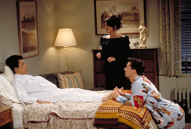 Will & Grace - He's Come Undone - Photos - Shelley Morrison, Megan Mullally, Sean Hayes