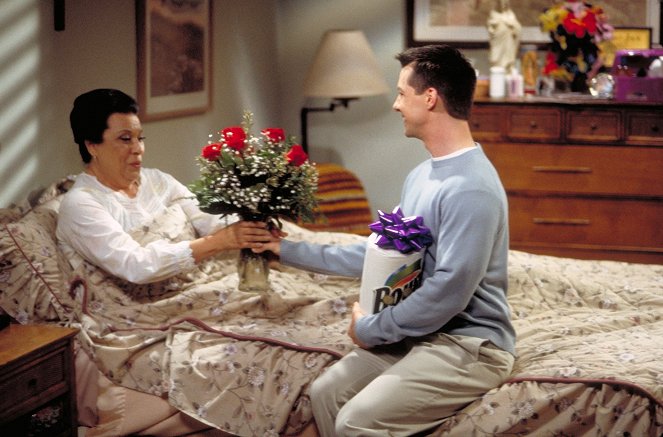 Will & Grace - Ben? Her?: Part 1 - Photos - Shelley Morrison, Sean Hayes