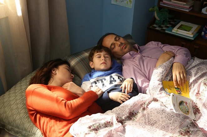 Gülperi - Episode 25 - Photos - Nurgül Yeşilçay, Emir Özyakışır, Timuçin Esen