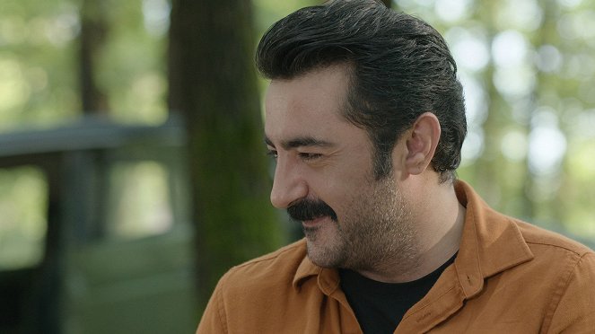 Bir Aile Hikayesi - Season 2 - Çocuk Umuttur - De la película - Celil Nalçakan