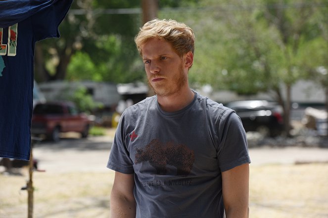 You're the Worst - Season 4 - It's Been: Part 1 - Photos - Chris Geere