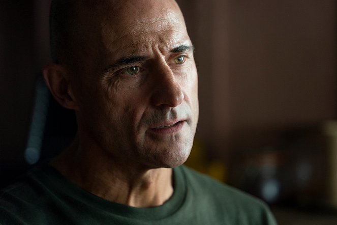 Temple - Episode 8 - Film - Mark Strong