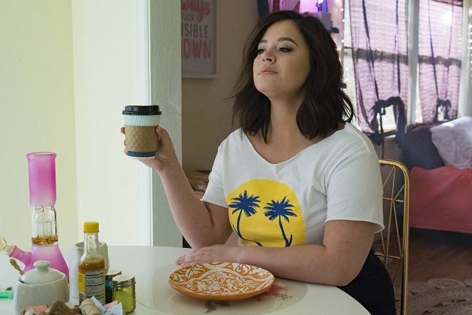 You're the Worst - Season 4 - There's Always a Back Door - Photos - Kether Donohue
