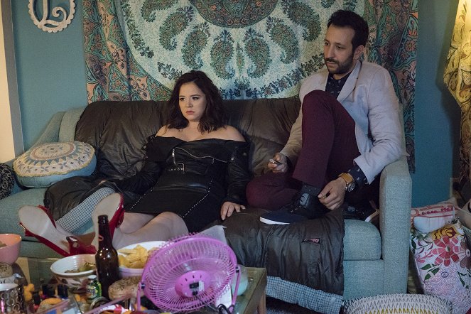 You're the Worst - There's Always a Back Door - Photos - Kether Donohue, Desmin Borges