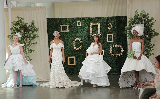 Toilet Paper Wedding Dress Challenge - Kuvat elokuvasta